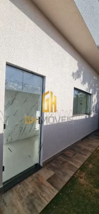 Imagem Casa com 3 quartos no Setor Faiçalville em terreno com 378m² com 221,38m² de área construída po...
