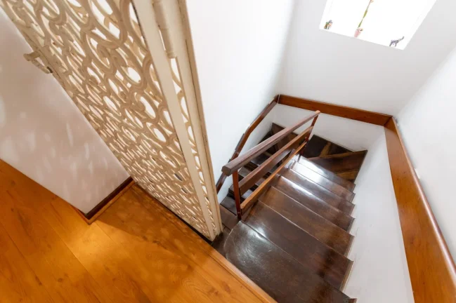 Imagem Sobrado Jardim Prudência - 200M², 3 Dorms, 1 Vaga, Lareira, Quintal, Split, Armários.