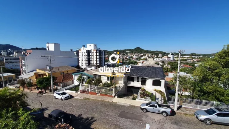 LINDA CASA 4 DORMITÓRIOS NO BAIRRO NOSSA SENHORA DE LOURDES
