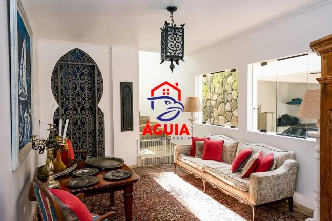 Imagem Belíssima casa em condomínio fechado em meio a Mata Atlântica com vista para o mar!!