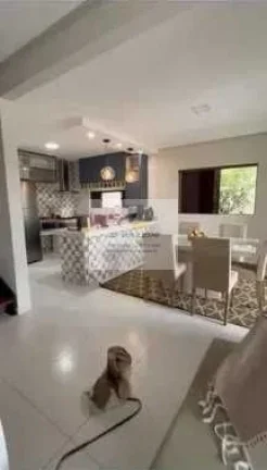 Imagem Vendo Casa em Condomínio, Porteira Fechada, com 220m², 5 qrts s/ 4 suítes, área gormet e 3 vagas
