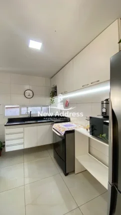 Imagem Duas casas no mesmo terreno em Sotelândia: 3q + 2q, varanda com churrasqueira e ótima localização!