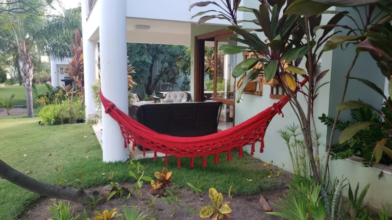 Imagem Apartamento Mobiliado à venda em Imbassaí, Mata de São João - Condomínio com Piscina e Academia
