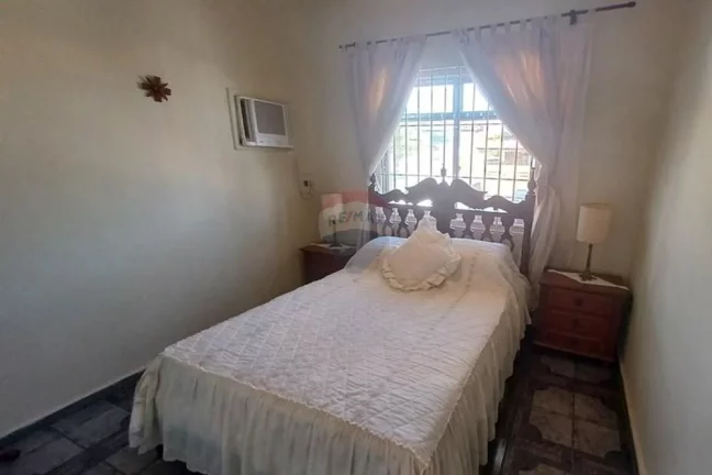 Imagem Casa dois dormitórios perto da praia.
