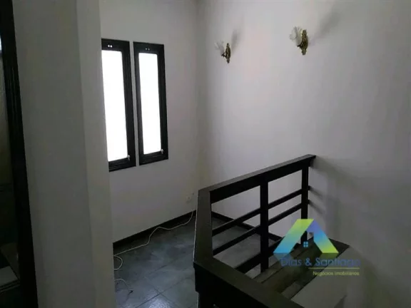 Imagem DIADEMA Sobrado 184M², 3 dormitórios, 1 suíte, 2 vagas, ótima localização e valor !!!!