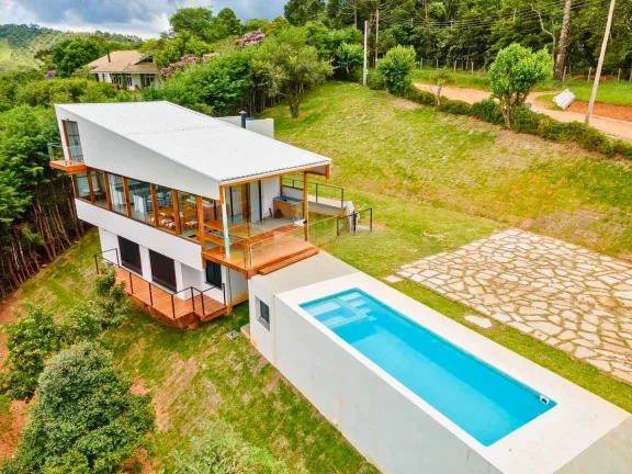 Imagem Exclusividade: Design Moderno com Vista para a Pedra do Baú