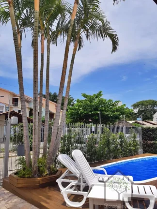 Imagem Casa na quadra da praia de Canasvieiras