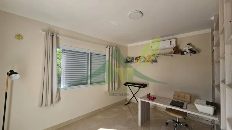 Imagem Chácara de Luxo em Condomínio à Beira da Represa em Piracaia-SP