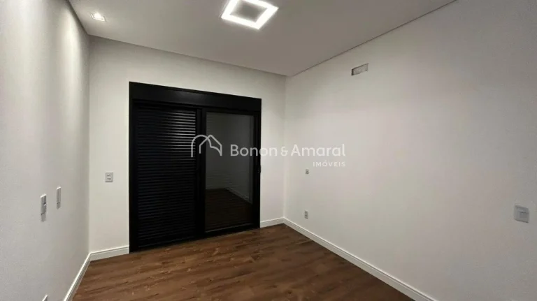 Imagem Casa de condomínio à venda com 240 m² e 3 quartos, no Loteamento Residencial Arborais em Campinas/SP