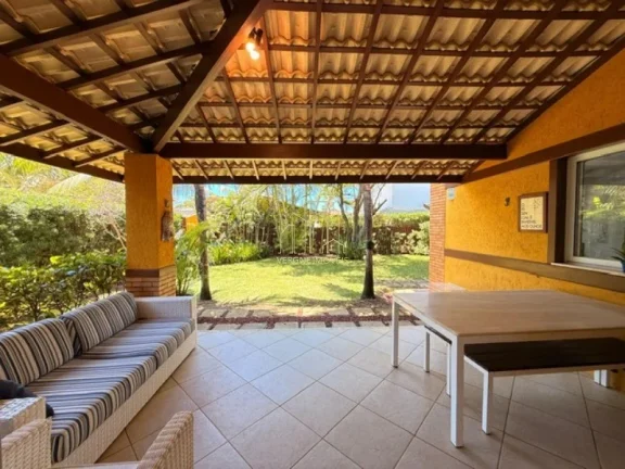Imagem Casa de Alto Padrão à Venda em Stella Maris | 4 Suítes | 296m² | Condomínio com Acesso Privativo à Praia