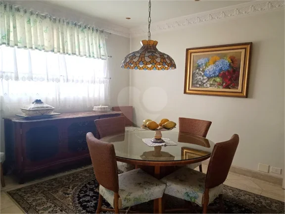 Imagem Apartamento à venda com 4 quartos, sendo 4 suítes, no condomínio Royal Gate, São Paulo - SP