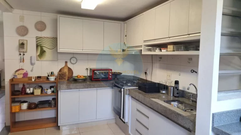Imagem Casa junto ao Parque Cemucam e o Melhor da Granja Viana