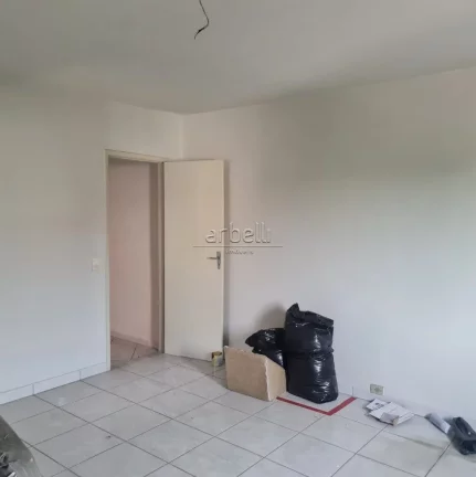 Imagem Esta espaçosa casa de 381 metros quadrados é ideal para uso residencial e comercial, situada em um...