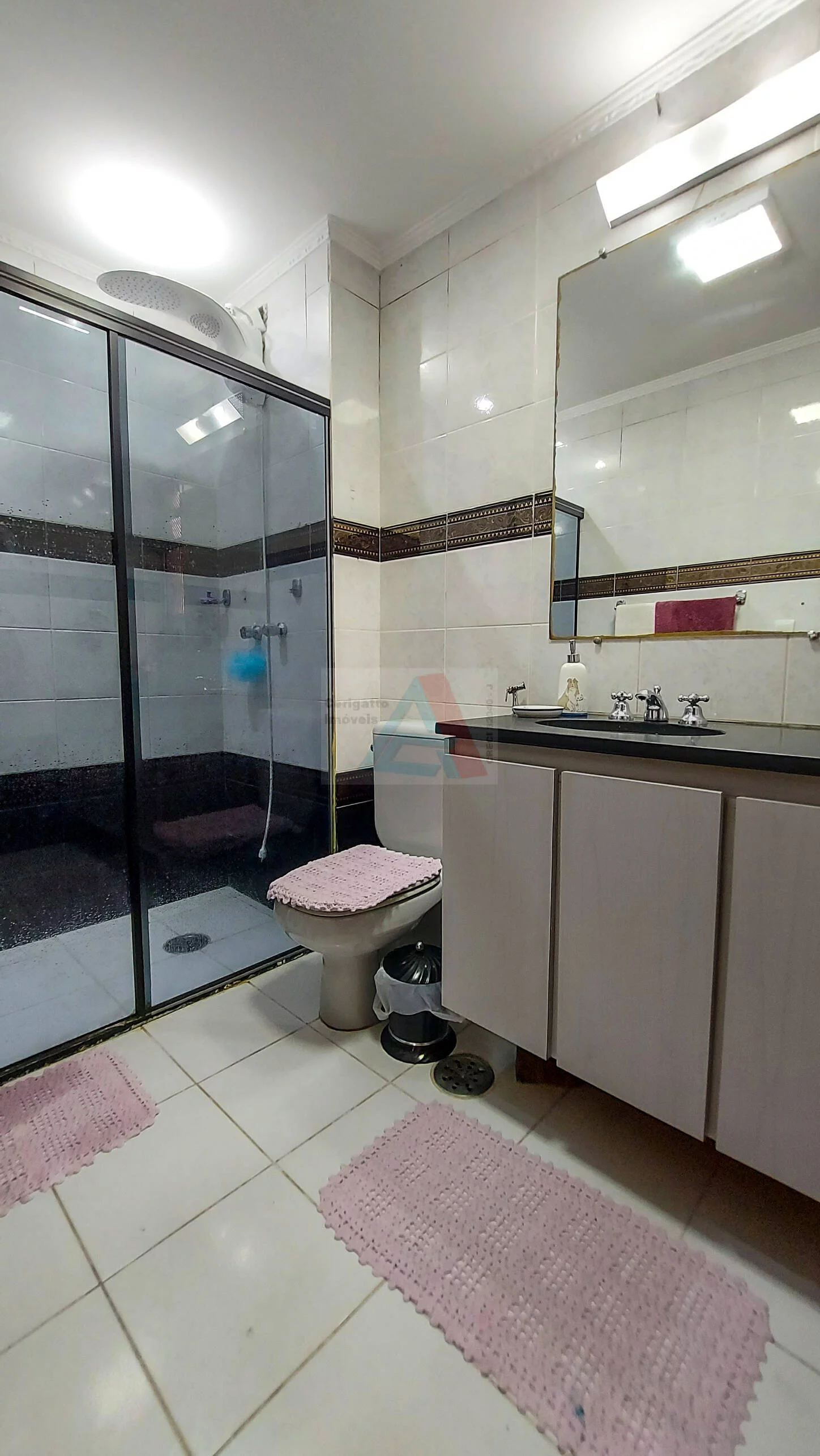 Imagem Agradável e amplo apartamento de 3 dormitórios
