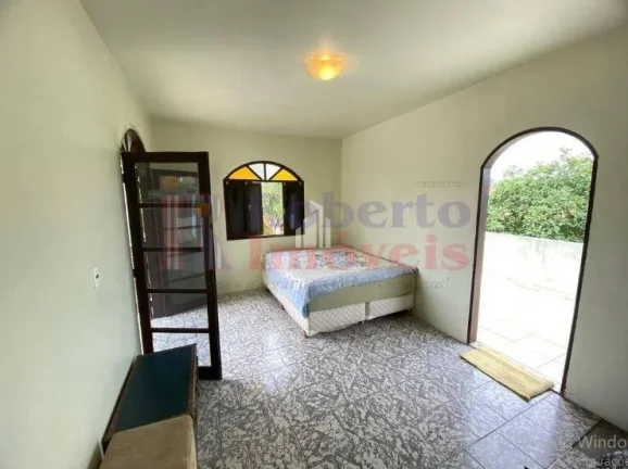 Imagem Sobrado com 05 dormitórios (Sendo 01 Suíte) à 180m da Praia!