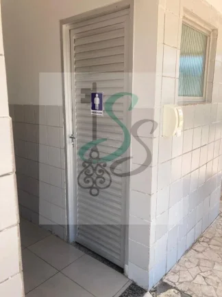 Imagem Venda de Apartamento no Guarujá! 2 dormitórios com armários, sala, cozinha com armários, lavanderia, banheiro, 1 vaga de garagem, 45 m² útil, quarto