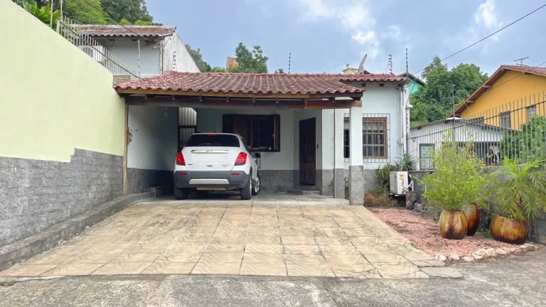 Imagem Casa para venda no bairro Vila Nova em Porto Alegre