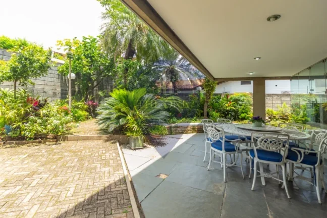 Imagem Imperdível Casa à Venda na Vila Ida, São Paulo-SP: 3 Quartos, 1 Suíte, 2 Salas, 3 Banheiros, 4 Vagas, 311 m². Venha Conferir!