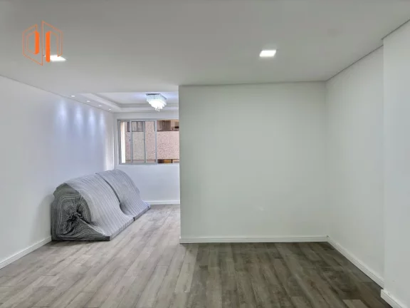 Imagem Apartamento para Venda em Curitiba, Água Verde, 3 dormitórios, 1 suíte, 3 banheiros, 1 vaga