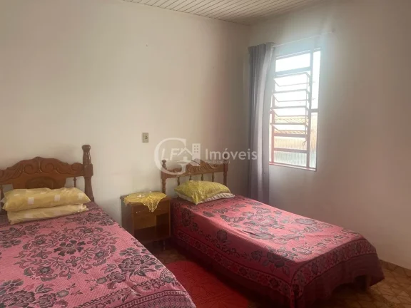 Imagem Casa espaçosa e luxuosa no Centro de Campo Grande-MS: 6 quartos, 4 salas, 2 banheiros, 12 vagas de garagem!
