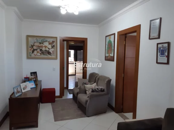 Imagem Lindo apartamento em Camobi semimobiliado com três dormitórios