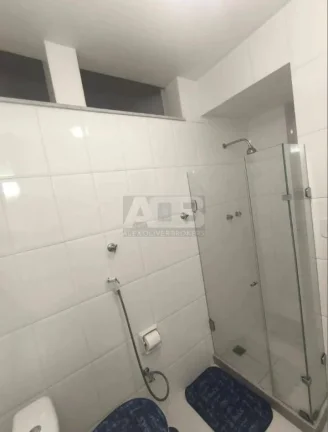Imagem Apartamento à venda em Copacabana, com 85m2, 2 quartos + Dependências.