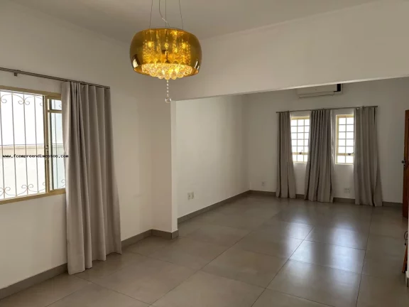 Imagem Casa para Locação em Limeira, Vila Claudia, 5 dormitórios, 3 banheiros, 2 vagas