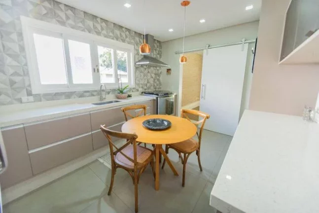 Imagem Casa com 360 m² - 3 suítes, em condomínio na Granja Viana!!!