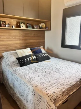 Imagem Apartamento 2 dormitórios totalmente modificado por arquiteto, sendo 1 suíte, sala para 2 ambiente...