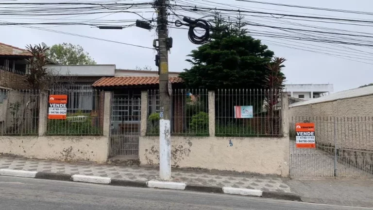 Imagem Casa com 3 dormitórios à venda, 204 m² por R$ 700.000,00 - Centro - Poá/SP