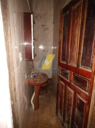 Imagem Sobrado para reforma com grande potencial de valorização.