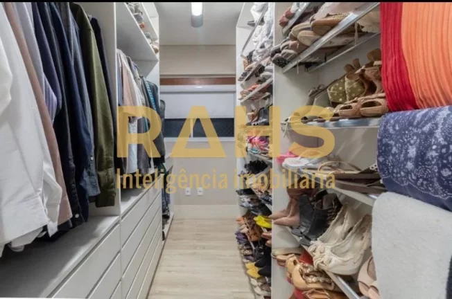 Imagem Linda cobertura duplex para venda! O imóvel está localizado no coração da cidade de Joinville. A...