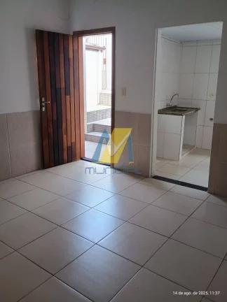 Imagem Cansado de pagar caro por um lugar pequeno? Olha essa casa com quintal.
