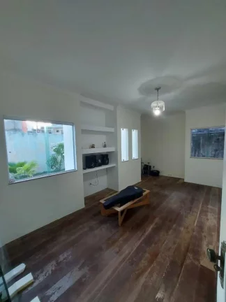 Imagem Casa à venda na Coroa do Meio - 3 suítes, 340m², 4 vagas de garagem!