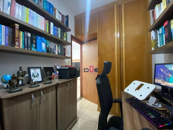 Imagem Apartamento com 2 dormitórios sendo 1 suíte, vaga demarcada, andar alto de frente. À venda, 107 m² por R$ 750.000 - Campo Grande - Santos/SP