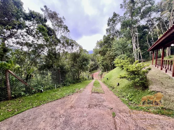 Imagem Casa charmosa a venda em Campos do Jordão