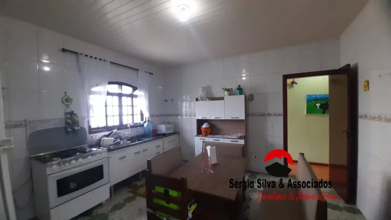 Imagem Linda Casa a Venda na Região do Brancas Nuvens em Campos do Jordão - SP.