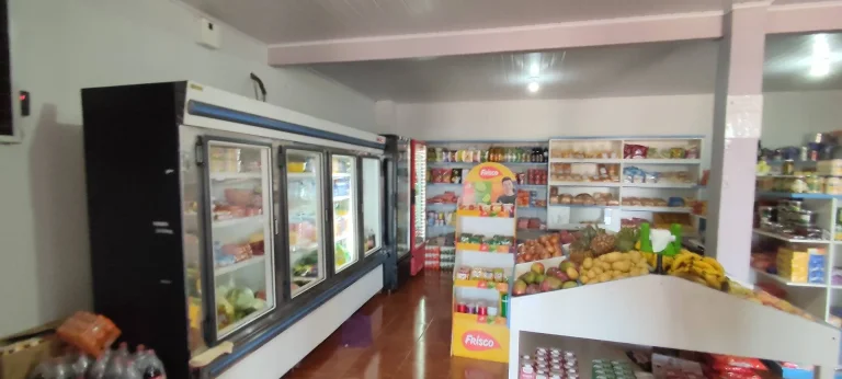 Imagem Casa à venda com sala comercial em São Miguel do Iguaçu - Bairro Cataratas - Imóvel de esquina com churrasqueira e energia solar