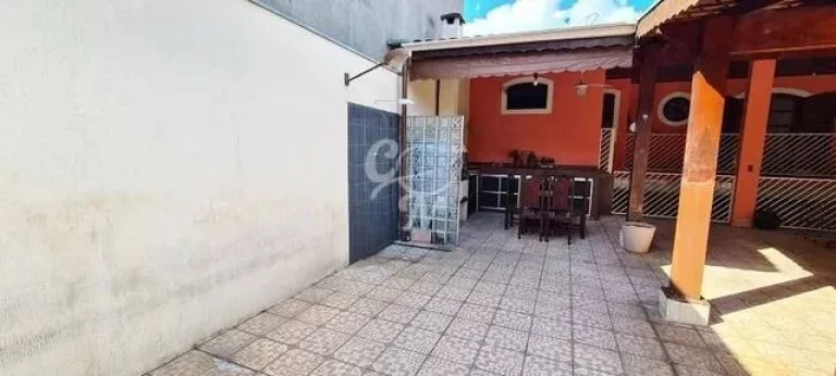 Casa com Quintal no Tulipas