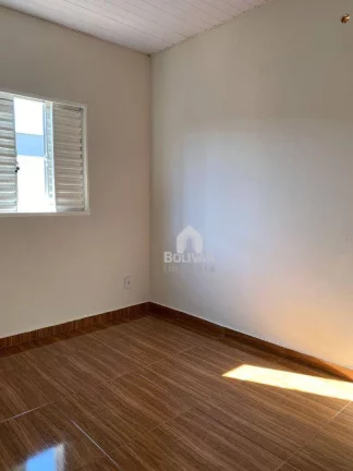 Imagem Casa com 3 dormitórios para alugar, 51 m² por R$ 1.300,00/mês - Zenon Borges Guimarães - Itumbiara/GO