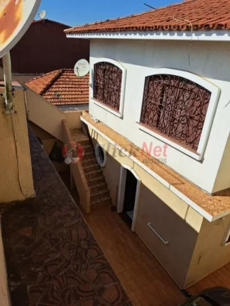 Imagem Sobrado espaçoso bem localizadoà venda no bairro Assunção, São Bernardo do Campo, com 3 dormitórios, sendo 1 suíte, 5 vagas, 246 m².
