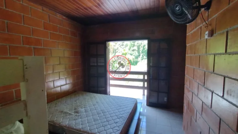 Imagem CASA COM ESCRITURA DEFINITIVA EM CAMBURY, 2 QUARTOS 2 BANHEIROS MESANINO SALA COZINHA AREA PRIVATIVA E VISTA PARA RESERVA NATURAL
