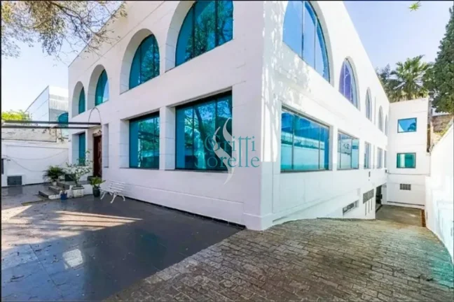 Imagem Sobrado Triplex para Alugar em Jardim Everest - São Paulo/SP.