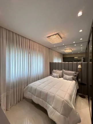Imagem Apartamento finamente mobiliado com 4 suítes e 4 vagas de garagem em Meia Praia - Itapema/SC