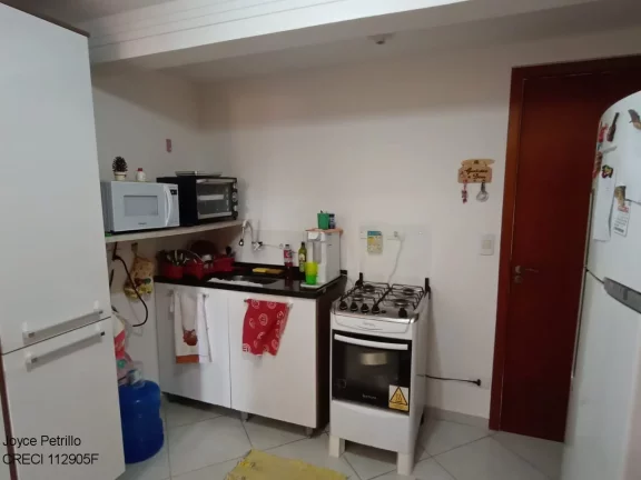 Imagem Vende-se charmosa kitnet localizada a poucos metros da praia de Peruíbe.