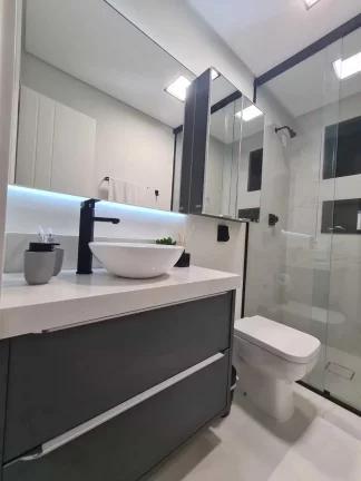 Imagem Apartamento Frente Mar Vista Lateral com 2 dormitórios sendo 1 suíte no Centro de Itapema