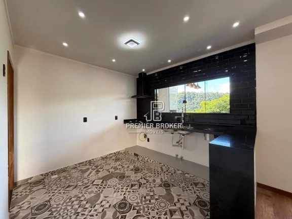 Imagem Casa com 3 dormitórios à venda, 150 m² por R$ 850.000,00 - Albuquerque - Teresópolis/RJ