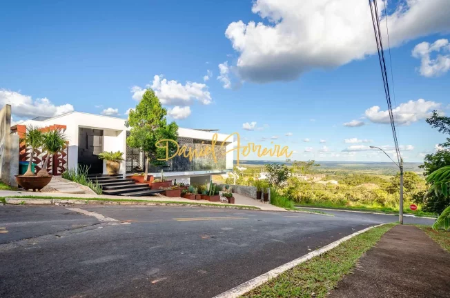 Imagem Lote com 1.000 m ² na Alameda das Tulipas - Parte Alta do condomínio.