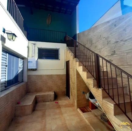 Imagem Casa Térrea com 2 quartos e 3 vagas na Vila Helena em Jundiaí-SP