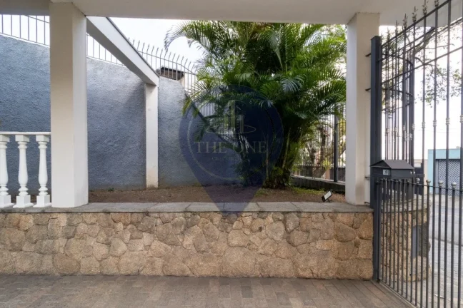 Imagem Casa à venda em São Paulo-SP, Alto de Pinheiros: 3 quartos, 1 suíte, 2 salas, 4 banheiros, 2 vagas, 162m². Confira!